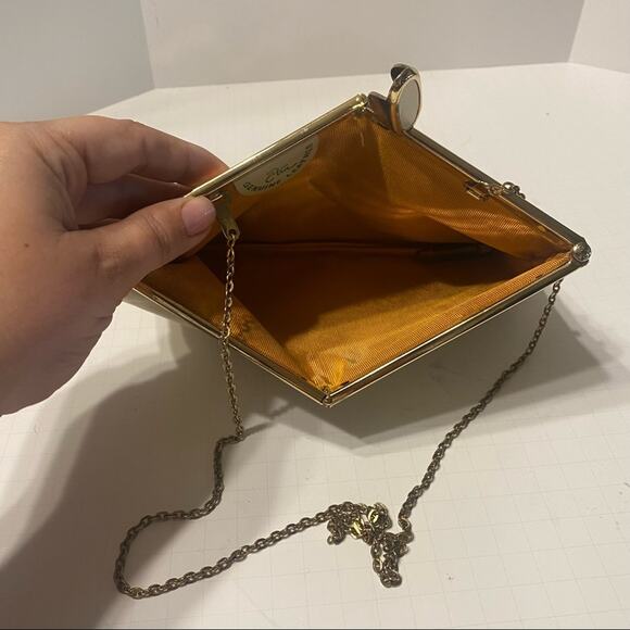 VNTG ETRA 70s cream leather crossbody with gold hardware - Picture 5 of 5